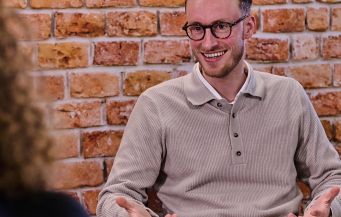 Naast elkaar in de keten -  Sem en Leonie aan het woord